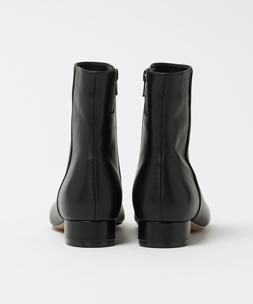 ODETTE E ODILE(オデットエオディール)の「ナロースクエアプレーン ショートブーツ25↑(ブーツ・レディース・ブラック・24cm/23.5cm/22.5cm/22cm/24.5cm/25cm/23cm)」の8枚目の写真