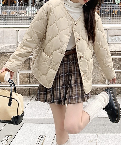 Amulet（アミュレット）の「シンプルなのに存在感をプラス◎軽くて暖かい！キルティングノーカラーボアアウター（ノーカラージャケット・レディース・ブラック/ベージュ/ピンク/ホワイト・S/XL/L/M）」の10枚目の写真