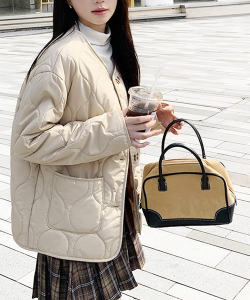 シンプルなのに存在感をプラス◎軽くて暖かい！キルティングノーカラー