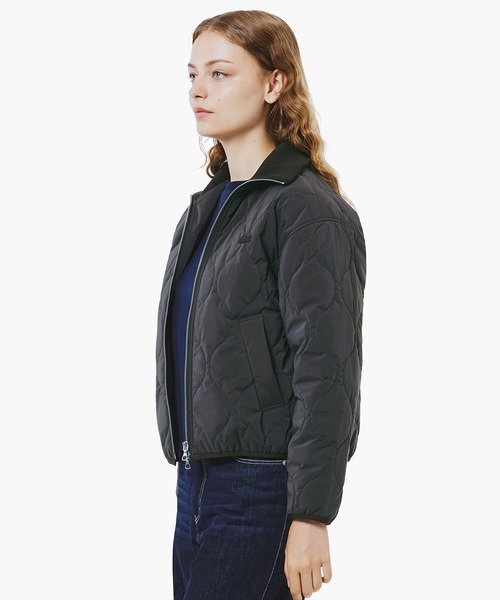 LACOSTE（ラコステ）の「THERMORE中綿 ひょうたんキルティング ハイネックジップブルゾン（ブルゾン・レディース・オリーブ/ダークブラウン・34/36/38/40）」の5枚目の写真
