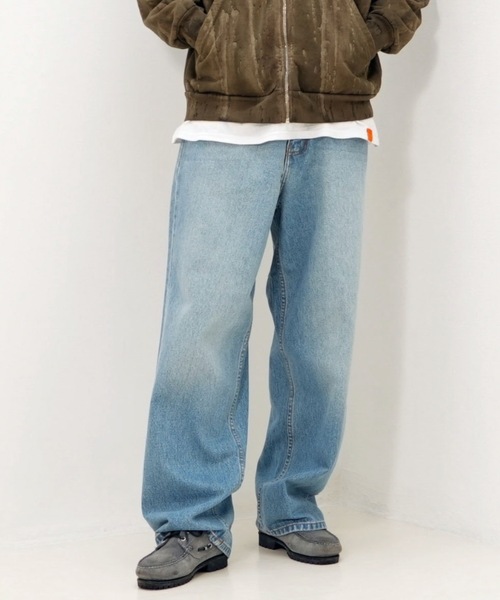 Stars Stripes(スターズストライプス)の「【NEO BLUE/ネオブルー】 Tinted Fade Medium Blue Baggy Jeans/バギーデニム ジーンズ フェード加工 ワイドパンツ ストリート 韓国ファッション Y2K ルーズフィット ヴィンテージ加工(デニムパンツ・メンズ・インディゴブルー・32inch/36inch/34inch)」の1枚目の写真