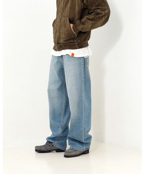 Stars Stripes(スターズストライプス)の「【NEO BLUE/ネオブルー】 Tinted Fade Medium Blue Baggy Jeans/バギーデニム ジーンズ フェード加工 ワイドパンツ ストリート 韓国ファッション Y2K ルーズフィット ヴィンテージ加工(デニムパンツ・メンズ・インディゴブルー・32inch/36inch/34inch)」の10枚目の写真