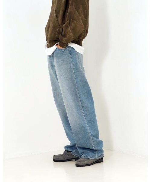 Stars Stripes(スターズストライプス)の「【NEO BLUE/ネオブルー】 Tinted Fade Medium Blue Baggy Jeans/バギーデニム ジーンズ フェード加工 ワイドパンツ ストリート 韓国ファッション Y2K ルーズフィット ヴィンテージ加工(デニムパンツ・メンズ・インディゴブルー・32inch/36inch/34inch)」の11枚目の写真