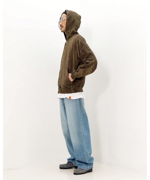 Stars Stripes(スターズストライプス)の「【NEO BLUE/ネオブルー】 Tinted Fade Medium Blue Baggy Jeans/バギーデニム ジーンズ フェード加工 ワイドパンツ ストリート 韓国ファッション Y2K ルーズフィット ヴィンテージ加工(デニムパンツ・メンズ・インディゴブルー・32inch/36inch/34inch)」の7枚目の写真