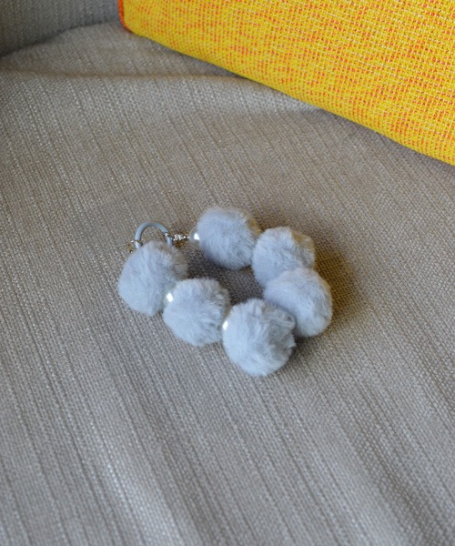 BROTHERHOOD(ブラザーフッド)の「【eY】Marshmallow Pom Ball Wrist Strap(スマホグッズ・レディース・ブラウン/ブラック/グレー/ブルー/イエロー・FREE)」の12枚目の写真