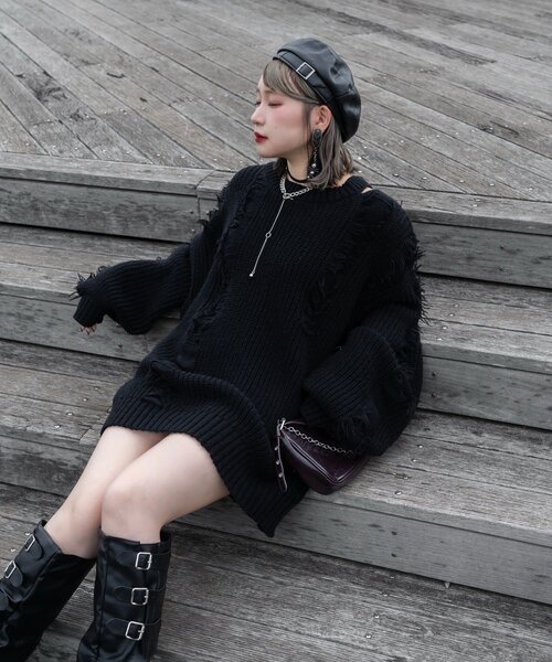 Mavie..7(メヴィセットゥ)の「【Mavie..7】ダメージフリンジオーバーニット(ニット/セーター・レディース・ブラック/ボルドー・FREE)」の5枚目の写真