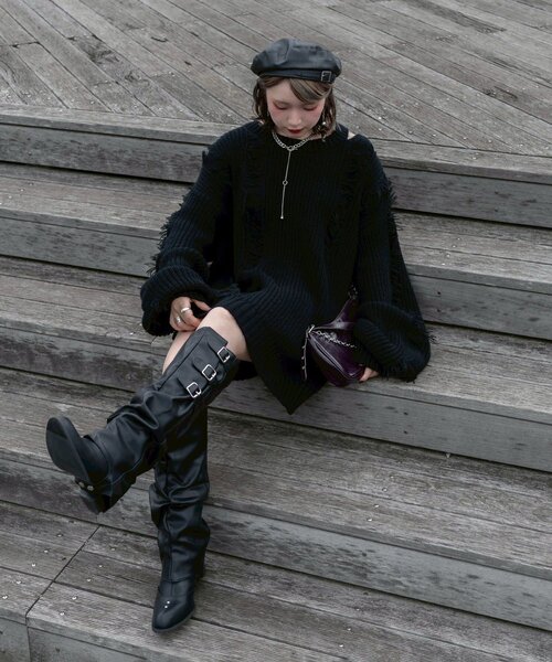 Mavie..7(メヴィセットゥ)の「【Mavie..7】ダメージフリンジオーバーニット(ニット/セーター・レディース・ブラック/ボルドー・FREE)」の6枚目の写真