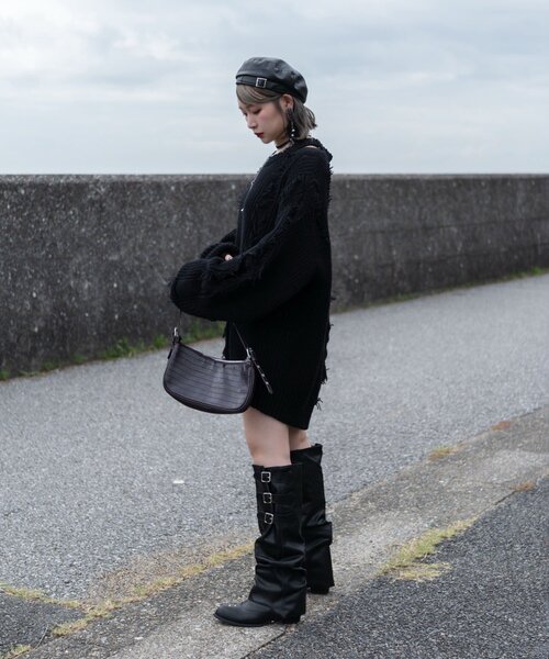 Mavie..7(メヴィセットゥ)の「【Mavie..7】ダメージフリンジオーバーニット(ニット/セーター・レディース・ブラック/ボルドー・FREE)」の8枚目の写真