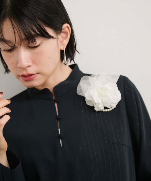 LE CERCLE par rope'(ルセルクルパーロペ)の「パール付コサージュ(ブローチ/コサージュ・レディース・ブルー系その他/ホワイト系その他・FREE)」の1枚目の写真