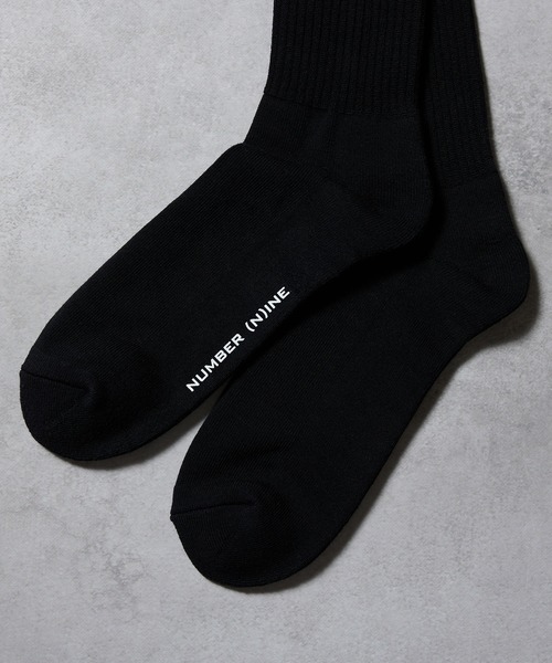 NUMBER (N)INE(ナンバーナイン)の「100% FINE COTTON N(N) BOX LOGO 2 PACK RIB LINE SOCKS / ファイン コットン100% ワンポイント N(N)ボックスロゴ 2パック リブ ライン ソックス(ソックス/靴下・メンズ・ホワイト/ブラック・25~27cm)」の8枚目の写真