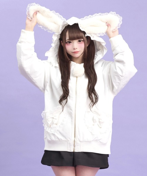 Secret Honey（シークレットハニー）の「うさ耳ハートポケットブルゾン（ブルゾン・レディース・オフホワイト/ブラック・MEDIUM）」の2枚目の写真