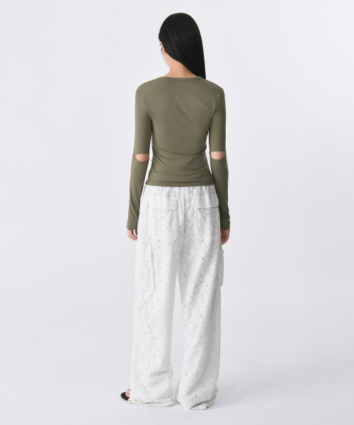 MUSINSA STANDARD WOMAN（ムシンサスタンダードウーマン）の「ウィメンズフローラルレースワイドカーゴバンディングパンツ[アイボリー]（その他パンツ・レディース・その他・30/24/26/28）」の8枚目の写真