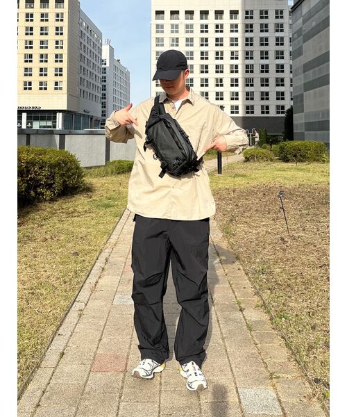 MUSINSA STANDARD（ムシンサスタンダード）の「[シティレジャー] CNオーバーサイズシャツ [グレーシュベージュ]（シャツ/ブラウス・メンズ・その他・SMALL/MEDIUM/LARGE/X-LARGE/XX-LARGE）」の14枚目の写真