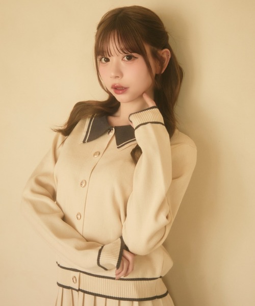 TITTY&CO.(ティティーアンドコー)の「ライン入りポロカラーニットセットアップ(セットアップ・レディース・グレー/アイボリー・FREE)」の13枚目の写真