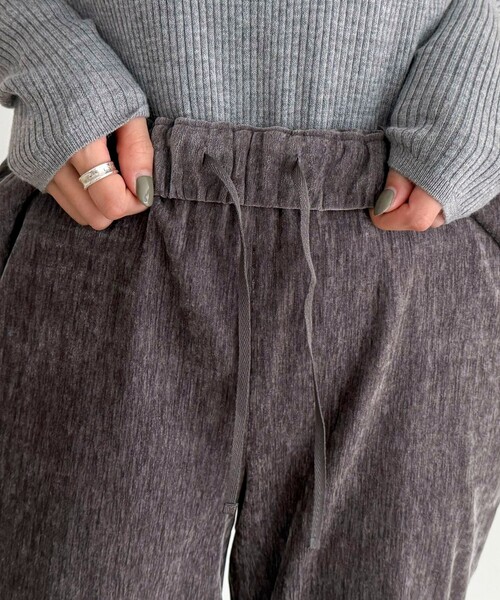 fredy emue（フレディエミュ）の「モールストレッチフレアーパンツ（その他パンツ・レディース・チャコールグレー/ブラック・38/36）」の10枚目の写真