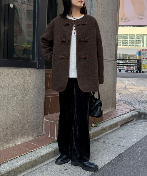 fredy emue（フレディエミュ）の「モールストレッチフレアーパンツ（その他パンツ・レディース・チャコールグレー/ブラック・38/36）」の16枚目の写真