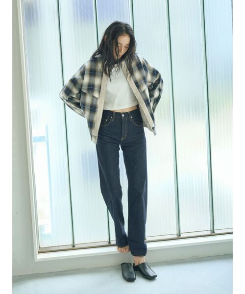 Ungrid(アングリッド)の「ハイウエストロールアップスリムデニム(デニムパンツ・レディース・インディゴブルー/ブルー・24inch/25inch/26inch)」の12枚目の写真