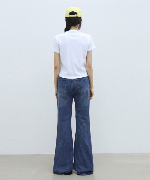 millioncor（ミリオンコール）の「ロンドンウォッシュドブルーセミブーツカットデニムパンツ（デニムパンツ・レディース・その他・LARGE/X-LARGE/SMALL/MEDIUM）」の10枚目の写真