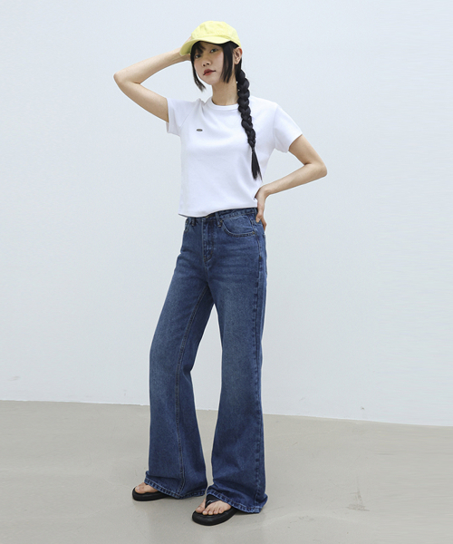 millioncor（ミリオンコール）の「ロンドンウォッシュドブルーセミブーツカットデニムパンツ（デニムパンツ・レディース・その他・LARGE/X-LARGE/SMALL/MEDIUM）」の12枚目の写真