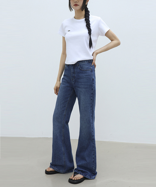 millioncor（ミリオンコール）の「ロンドンウォッシュドブルーセミブーツカットデニムパンツ（デニムパンツ・レディース・その他・LARGE/X-LARGE/SMALL/MEDIUM）」の13枚目の写真