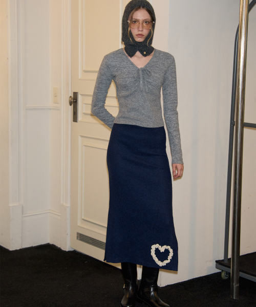 SALON DE YOHN(サロンドヨーン)の「V-neck Ribbon Shirring Knit_ Gray(ニット/セーター・レディース・その他・SMALL/MEDIUM)」の2枚目の写真