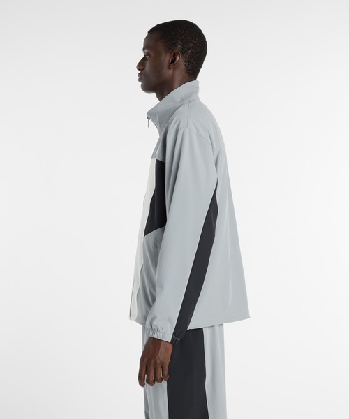 NEW BALANCE（ニューバランス）の「ウーブントラックジャケット（ジャージ・メンズ・ライトグレー/ブラック・SMALL/MEDIUM/LARGE/X-LARGE/XX-LARGE）」の12枚目の写真