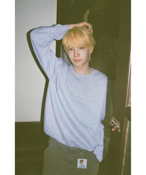 ZOZOVILLA(ゾゾヴィラ)の「CLOSE YOUR EYES×ZOZOTOWN Gradation Logo Sweat(スウェット・メンズ・グレー・SMALL/MEDIUM/LARGE/X-LARGE)」の5枚目の写真