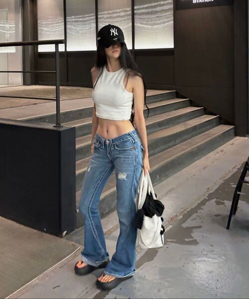 222(イトゥドゥル)の「TOP 010 (WHITE)(Tシャツ/カットソー・レディース・ホワイト・FREE)」の4枚目の写真