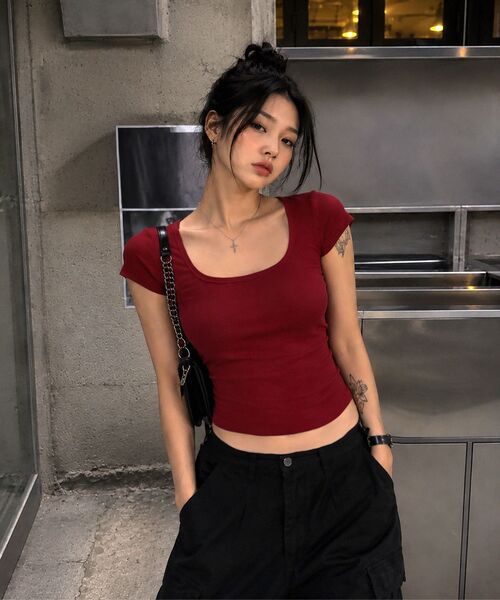 DEAR,ME（ディアミー）の「スリムフィットスクエアネックTシャツ[レッド]（Tシャツ/カットソー・レディース・その他・SMALL/MEDIUM/LARGE）」の9枚目の写真