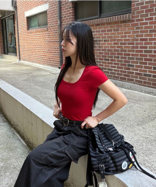 DEAR,ME（ディアミー）の「スリムフィットスクエアネックTシャツ[レッド]（Tシャツ/カットソー・レディース・その他・SMALL/MEDIUM/LARGE）」の5枚目の写真