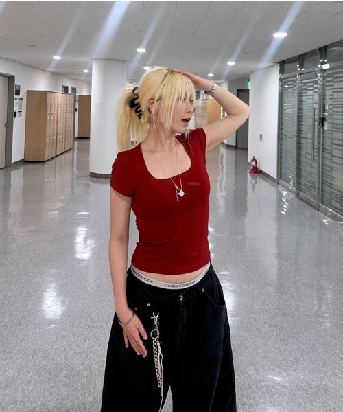 DEAR,ME（ディアミー）の「スリムフィットスクエアネックTシャツ[レッド]（Tシャツ/カットソー・レディース・その他・SMALL/MEDIUM/LARGE）」の2枚目の写真