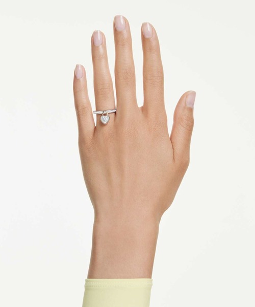 SWAROVSKI(スワロフスキー)の「【公式】【スワロフスキー】Idyllia モチーフのあるリング, ミックスカット, ハート, ミックスメタル仕上げ(リング・レディース・ピンク・50)」の2枚目の写真