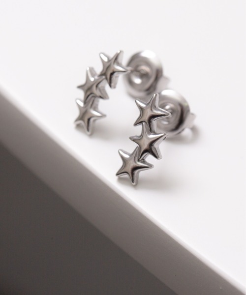 TONE SELECT GOODS(トーンセレクトグッズ)の「【Peony/ピオニー】/ステンレス ミニマム3starピアス(ピアス(両耳用)・レディース・シルバー/ゴールド・FREE)」の2枚目の写真