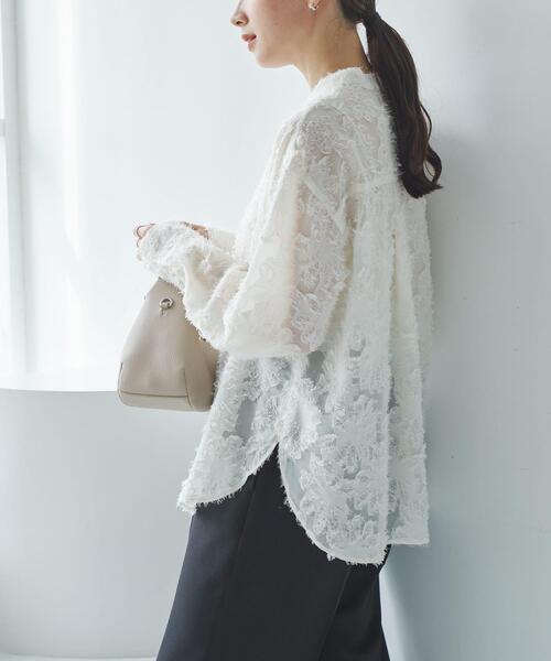 URBAN RESEARCH（アーバンリサーチ）の「カットジャガードバンドカラーシャツ（シャツ/ブラウス・レディース・オフホワイト/ブラック・FREE）」の4枚目の写真