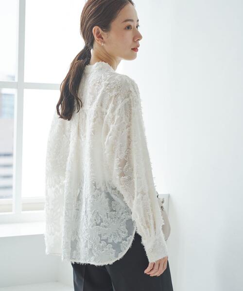 URBAN RESEARCH（アーバンリサーチ）の「カットジャガードバンドカラーシャツ（シャツ/ブラウス・レディース・オフホワイト/ブラック・FREE）」の6枚目の写真