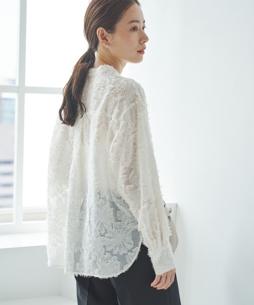 URBAN RESEARCH（アーバンリサーチ）の「カットジャガードバンドカラーシャツ（シャツ/ブラウス・レディース・オフホワイト/ブラック・FREE）」の9枚目の写真