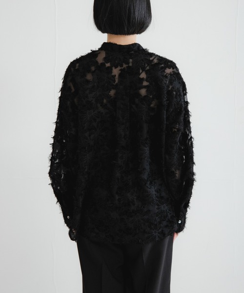 URBAN RESEARCH（アーバンリサーチ）の「カットジャガードバンドカラーシャツ（シャツ/ブラウス・レディース・オフホワイト/ブラック・FREE）」の5枚目の写真