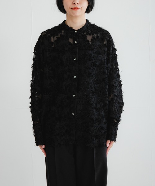 URBAN RESEARCH（アーバンリサーチ）の「カットジャガードバンドカラーシャツ（シャツ/ブラウス・レディース・オフホワイト/ブラック・FREE）」の4枚目の写真