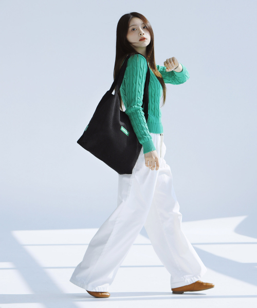GREEN STUFF（グリーンスタッフ）の「思わず迫ったショッパーバッグ 53 クレシックコーデュロイ - ゴールデンブラック（ショルダーバッグ・レディース・その他・FREE）」の3枚目の写真