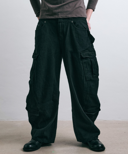 LEARVE(ルアブ)の「スプリットアークカーブドカーゴパンツブラック(その他パンツ・メンズ・その他・MEDIUM/LARGE/SMALL/X-LARGE)」の3枚目の写真