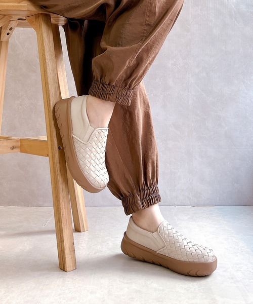 Noubel Voug Relax（ヌーベルヴォーグリラックス）の「厚底 編み込み スリッポンシューズ【2026新作】（スリッポン・レディース・ブラック/アイボリー/キャメル・M/S/LL/L）」の15枚目の写真