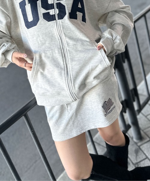 GORGE(ゴージ)の「《裏毛素材×刺繍ロゴ》ミニスカート/秋冬春 セットアップ可(スカート・レディース・ネイビー/ブラック/オートミール・F)」の3枚目の写真