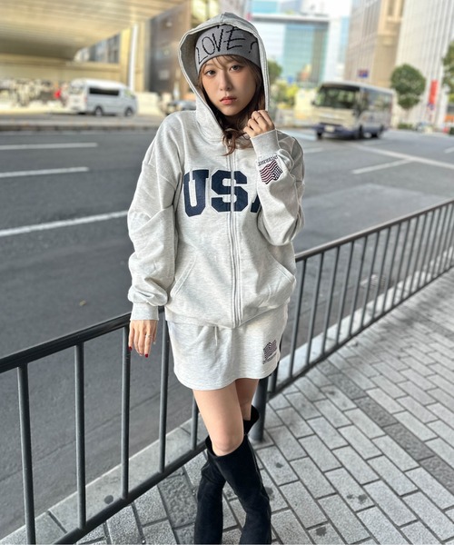 GORGE(ゴージ)の「《裏毛素材×刺繍ロゴ》ミニスカート/秋冬春 セットアップ可(スカート・レディース・ネイビー/ブラック/オートミール・F)」の4枚目の写真