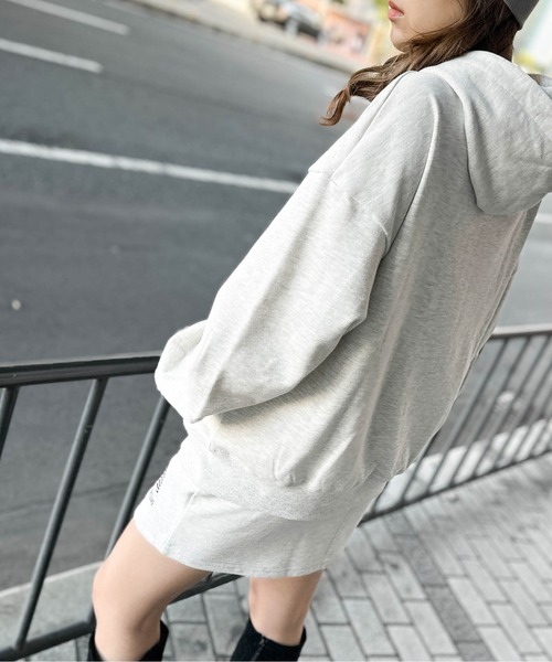 GORGE(ゴージ)の「《裏毛素材×刺繍ロゴ》ミニスカート/秋冬春 セットアップ可(スカート・レディース・ネイビー/ブラック/オートミール・F)」の5枚目の写真
