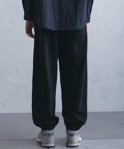 +phenix(プラスフェニックス)の「【WEB・直営店限定】+phenix(プラスフェニックス)COMFORT SWEAT PANTS コンフォート スウェット パンツ(スウェットパンツ・メンズ・ブラック・M/L)」の4枚目の写真