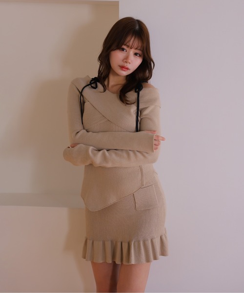 M DOLLY(エムドリー)の「*M DOLLY original* cross ribbon piccola knit set up/クロスリボンピッコラニットセットアップ(セットアップ・レディース・グレー/ベージュ・FREE)」の2枚目の写真