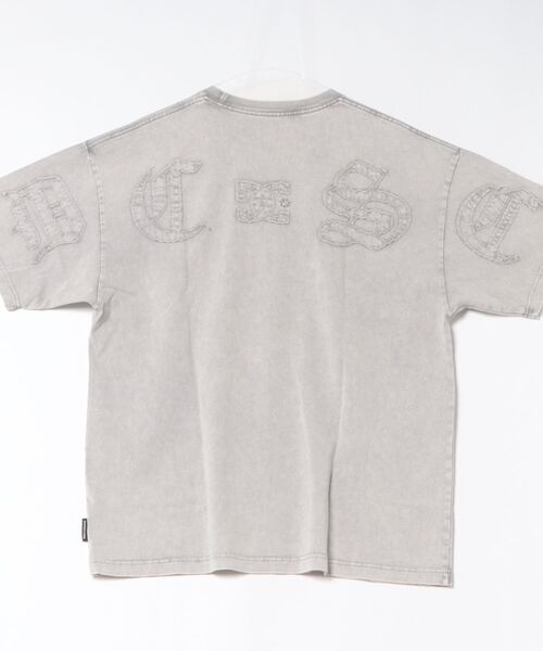 DC(ディーシー)の「DC/ディーシー 半袖 Tシャツ バックプリント ロゴ 古着風 ヴィンテージ加工 DST262009(Tシャツ/カットソー・メンズ・グレー/スミクロ・S/2XL/L/M/XL)」の4枚目の写真