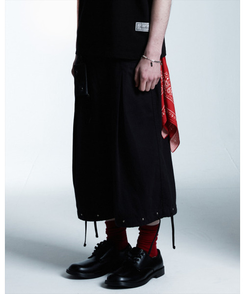 AAMBITION(アアンビション)の「インバーテッドプリーツリベットバミューダパンツ(ブラック)(その他パンツ・メンズ・その他・L/M)」の1枚目の写真