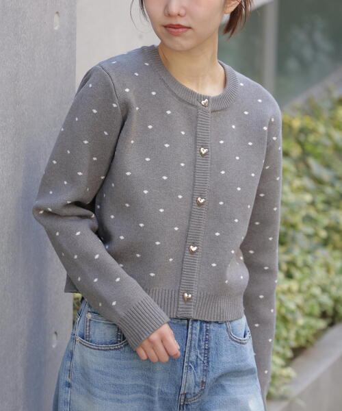 FREE'S MART（フリーズマート）の「◆ハートボタンドット柄カーディガン（ニット/セーター・レディース・グレー/ホワイト/ネイビー・FREE）」の5枚目の写真