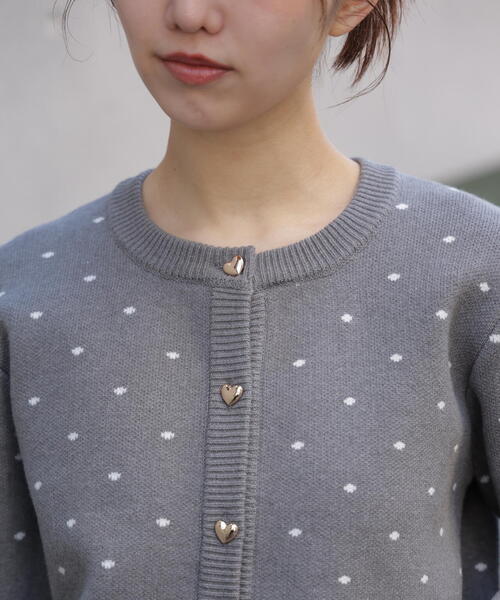 FREE'S MART（フリーズマート）の「◆ハートボタンドット柄カーディガン（ニット/セーター・レディース・グレー/ホワイト/ネイビー・FREE）」の8枚目の写真